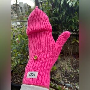 UGG Vibrant Pink Knit Mittens